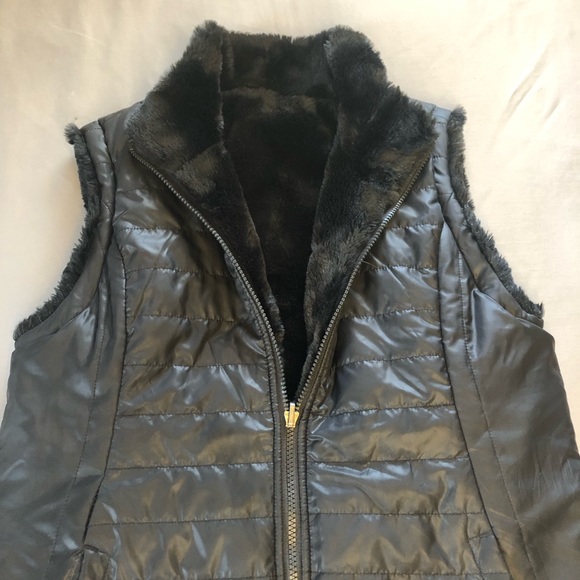 Nicole Miller Women’s Reversible Puffer Faux Fur Black Vest Size Medium - Picture 2 of 8